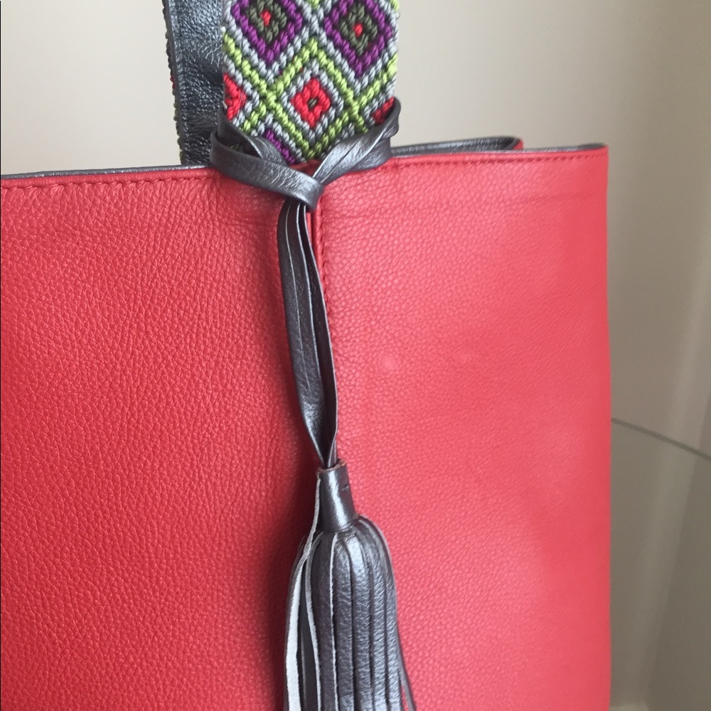 Designer Handbag - Picture 2 of 14